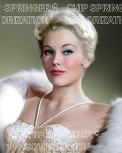 KIM NOVAK GOLD DRESS & FUR 8X10 BEAUTIFUL COLOR PHOTO BY CHIP SPRINGER - Picture 1 of 1
