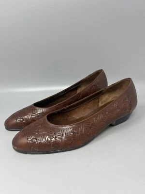 Tacones bajos de cuero tejido marrón con punta de almendra años 90 vintage Cabin Creek talla 8 Foto 1 de 4