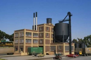 Walthers Cornerstone 1/87 HO Scale TIRE PLANT w/storage silo water tank 933-4141 - Picture 1 of 2
