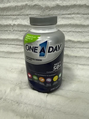 Multivitamínico One A Day Men's 50 Plus Healthy Advantage 200 comprimidos caducidad 06/2026 Foto 1 de 3