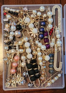 50Pcs sock charms Pearl brooch pins for women clothes, Junk Socks Charms for... - Picture 1 of 3