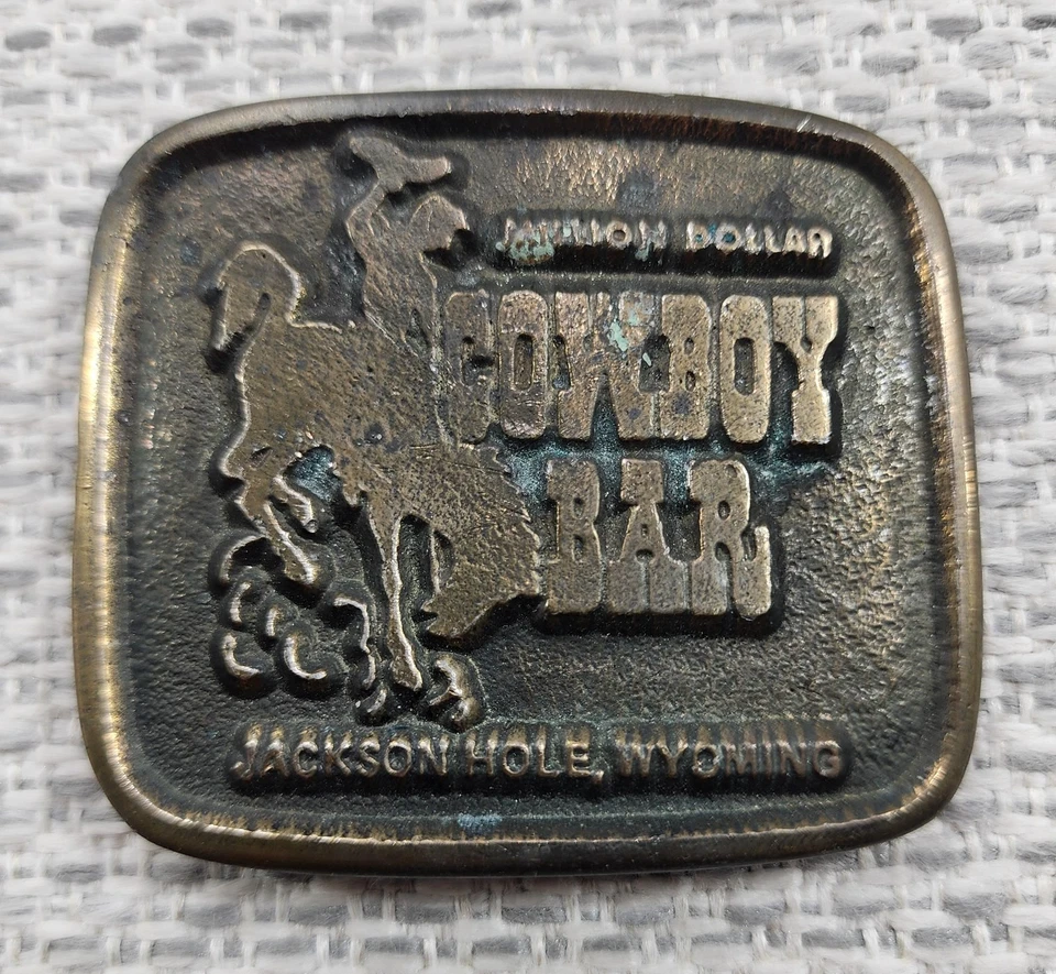 De Colección Million Dollar Cowboy Bar Jackson Hole Wyoming Cinturón Hebilla Tono Latón Foto 1 de 4