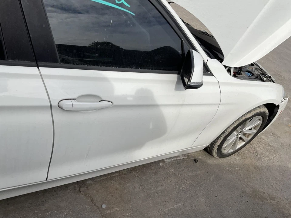 Passenger Right Front Door Fits 12-18 BMW 320i 2203161 Foto 1 de 1