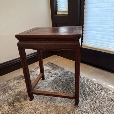 Mesa o taburete estilo Ming chino vintage Foto 1 de 4