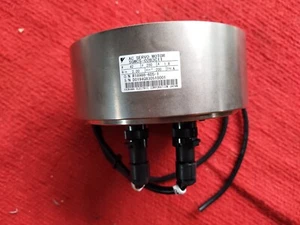 P:VT54 YASKAWA SGMCS-02B3C11 SERVOMOTORE AC - Foto 1 di 8