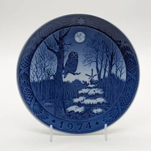 Vintage 1974 Royal Copenhagen "Winter Twilight" Porcelain Plate by Kai Lange - Picture 1 of 5