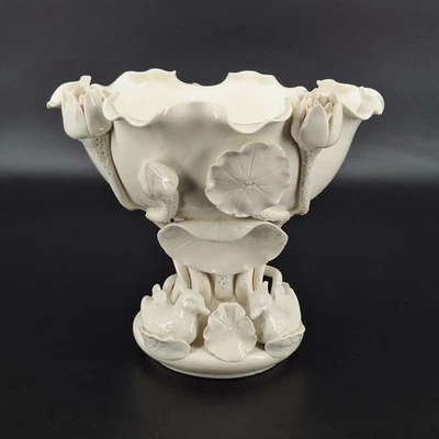 Almohadillas de lirio y diseño de patos vintage Blanc de Chine Creamware Lotus Bowl Foto 1 de 4