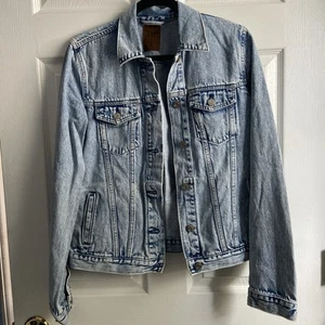 Gap Jean Jacket Womens Size Small Denim Blue Worn Wash - Picture 1 of 5