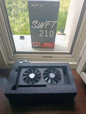 XFX SPEEDSTER SWFT210 RADEON RX 6650XT - Immagine 1 di 4