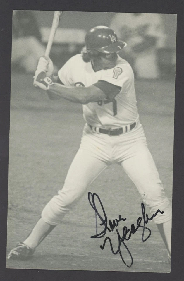 Autographed Postcard of Dodgers Steve Yeager - Image 1 of 1
