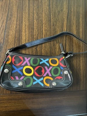 VNTG Y2k XOXO Bolso de Hombro Cartera Negro Colorido Logo Estampado Lona Imitación Cuero Foto 1 de 4