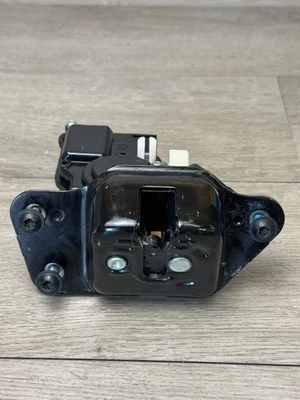 Jeep Grand Cherokee 2011-2021 escotilla trasera pestillo montaje R32 Foto 1 de 4