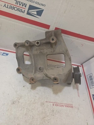 Soporte de montaje de compresor de aire acondicionado Toyota 4Runner 1996-2002 3,4 L OEM Foto 1 de 4