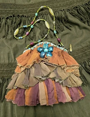 Nuevo Monedero Mary Frances Retirado "Rock My Soul", Cuentas Turquesa y Volantes BONITO 💕 Foto 1 de 4