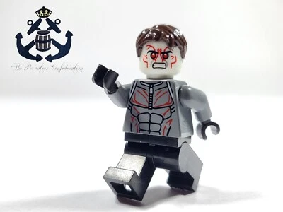 LEGO 2013 Iron Man 3 Minifigure Extremis Soldier sh071 Glow-in-the-Dark Head - Image 1 of 3