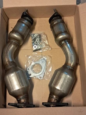 Convertidores catalíticos para Infiniti G37 '08- '13 Foto 1 de 4