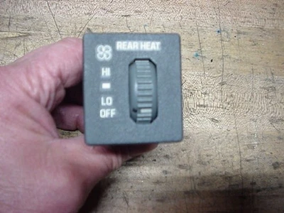 Interruptor y enchufe de calefacción trasero Chevy ASTRO/GMC Safari 1996-2003 OEM Foto 1 de 3