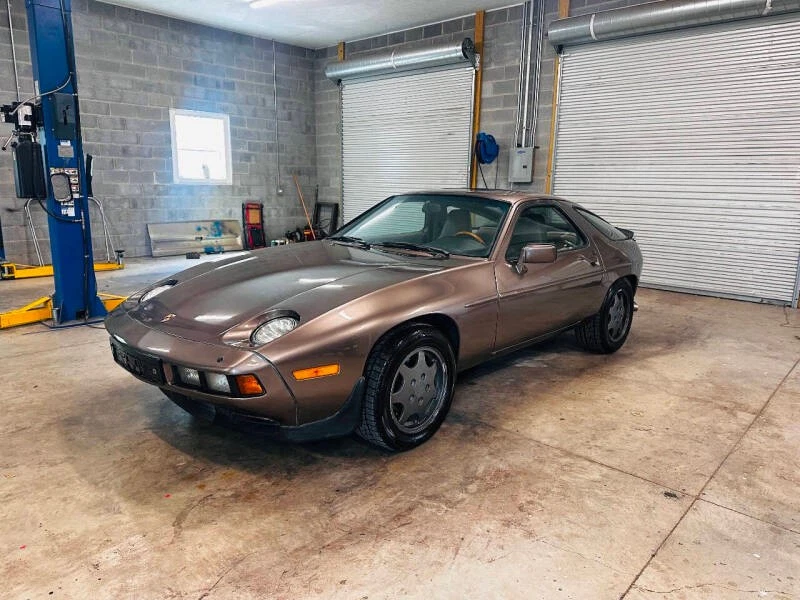 Porsche 928 S 1984 Foto 1 de 4