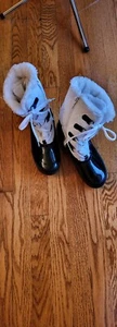 Botas de lluvia para mujer Totes blancas y negras con cremallera lateral blancas de piel sintética talla 7 medianas - Imagen 1 de 7