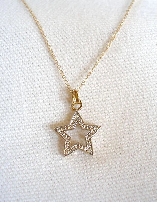 Colgante de oro de dos tonos 'Star' de 10 k con detalles de diamantes y collar Foto 1 de 4