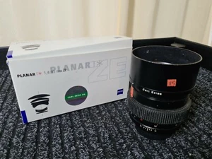 Zeiss Planar T* 85mm f/1.4 ZE Lens (Canon EF Mount) + Cine Convert + Helipan UV - Picture 1 of 4