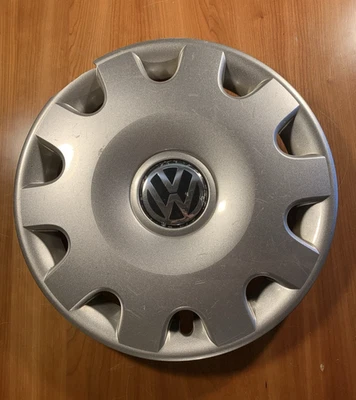 Volkswagen Golf Jetta (1999-2002) 15" Hubcap 1J0601147NGJW #61536 - Изображение 1 из 4