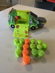 Müllpaket Müllwagen und 11 Actionfiguren - Bild 1 von 12