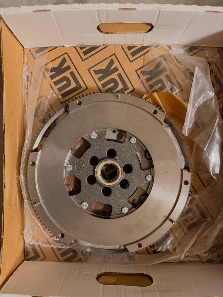全新 Luk 双质量飞轮 VW GTI 捷达 1.8T 02M DMF032 415011110 — 第 1/3 张图片