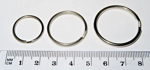 3 GETEILTE SCHLÜSSELRINGE 20 MM 25 MM 30 MM DURCHMESSER NEU - Bild 1 von 3