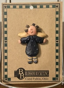 1998 NOS Blossom Bucket Resin Angel Pin Costume Jewelry Brooch - Picture 1 of 5