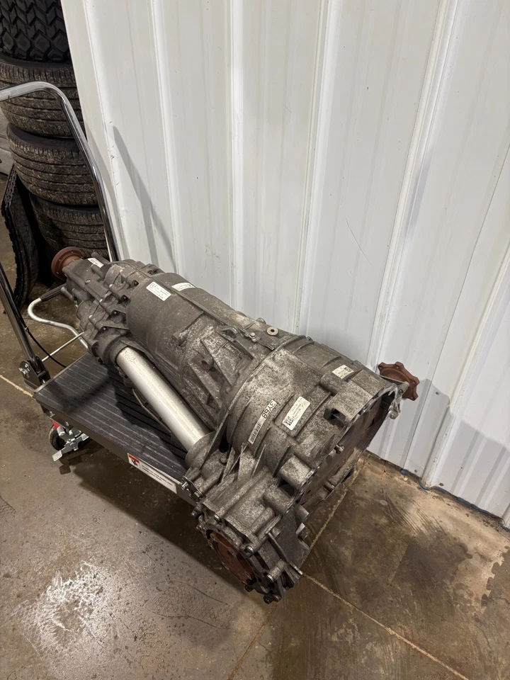 Б/у автоматическая коробка передач в сборе подходит: 2010 Audi a5 AT AWD quattro tran - Изображение 1 из 4