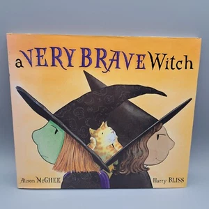 A Very Brave Witch by Alison McGhee and Harry Bliss Hardcover DJ c2006 1st Ed. - Imagen 1 de 16
