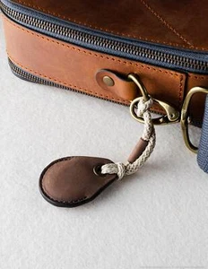 Cuero Marrón Airtag Soporte Mochila Anillo Llavero Italiano Vegetal Cuero Curtido - Imagen 1 de 19