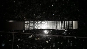 Original VW / AUDI / SKODA Keilrippenriemen Rippenriemen 04L903137 / 6PK799 - Bild 1 von 1