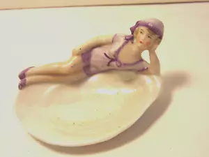 Vintage Bathing Beauty reclining on i a shell - Picture 1 of 3