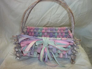 Cesta con mango de mimbre y rama color pastel-primavera-pascua - Imagen 1 de 6