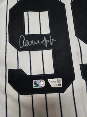 Camiseta Nike firmada por Aaron Judge de los Yankees de Nueva York MLB y fanáticos auténtica automática  Foto 1 de 4