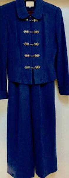 Alberto Makali Blue Pants Suit. Size 4.  Worsted Wool.  Made in the USA - Image 1 of 4