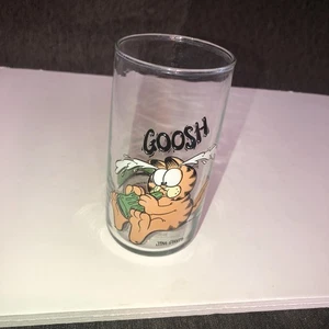 VINTAGE 1978 GARFIELD GOOSH GLASS - 5” TALL - Picture 1 of 9
