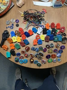 Massive Lot of 30+ Beyblades and  Beylaunchers - Parts, Tools Tomy Hasbro ? Nice - Picture 1 of 12