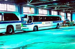 ORIGINAL KODACHROME SLIDE NYC BUS 1982 GM RTS #2598 ULMER PARK DEPOT 21.03.98 - Bild 1 von 1
