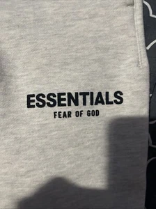 ESSENTIALS Pant For kids 4/5 - Picture 1 of 6