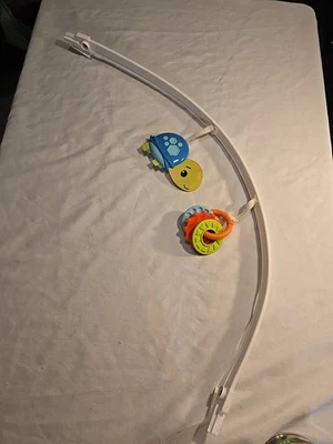 Barra extraíble de juguete de un balancín Fisher-Price de bebé a niño pequeño. Solo barra Foto 1 de 4