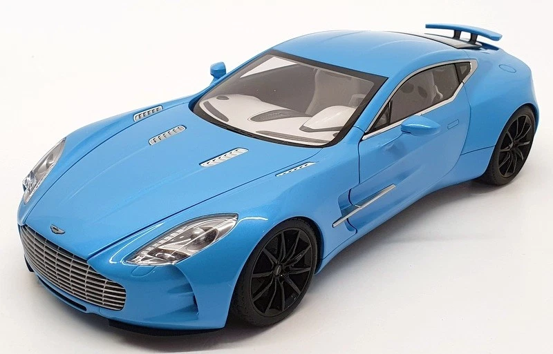 AutoArt 1/18 Scale 70240 - 2009 Aston Martin One 77 - Blue — 第 1/4 张图片