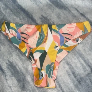VOLCOM XS True To This Cheeky Bikini Bottom Parrot Floral Design NWOT - Picture 1 of 4