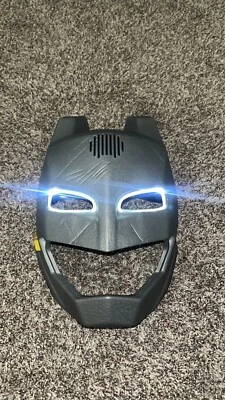Batman Justice League DC Comics Light Up Voice Changing Face Mask 2015 Mattel - Image 1 of 4