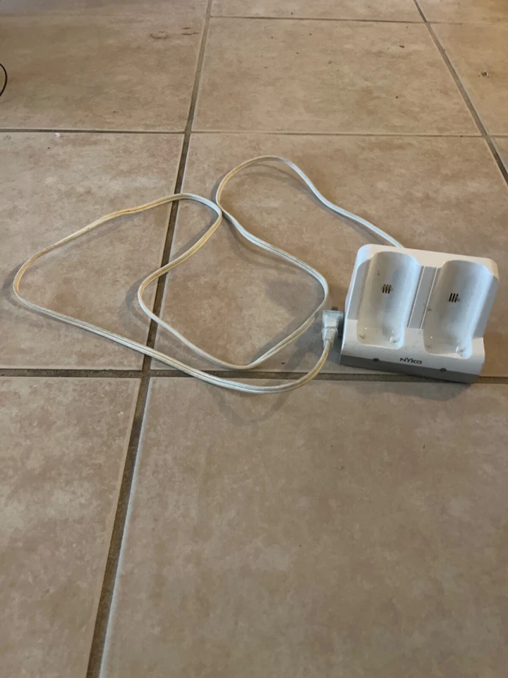 Nyko Nintendo Wii Controller Charging Station - Image 1 of 1
