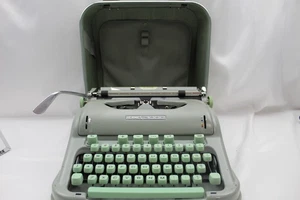 1963 Portable Hermes 3000 Typewriter Mint Green w/ Lid - Picture 1 of 15