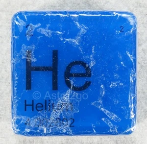 ELEMENTO TAVOLA PERIODICO "HE" ELIO NOVITÀ SAPONE BAGNO MANI-4 oz SOLO BOLLICINE NUOVO! - Foto 1 di 6