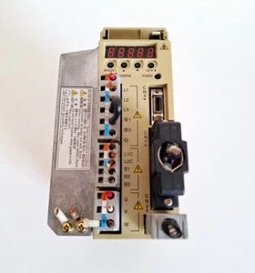 Yaskawa Electric Servopack SGDM-08ADA R11156-585-34 Servoantrieb - Bild 1 von 4